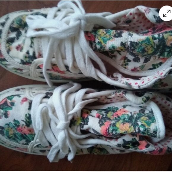 Rocket Dog II ROXI  VINTAGE Floral Canvas adorable sneakers size 8 m - EUC - Picture 4 of 7